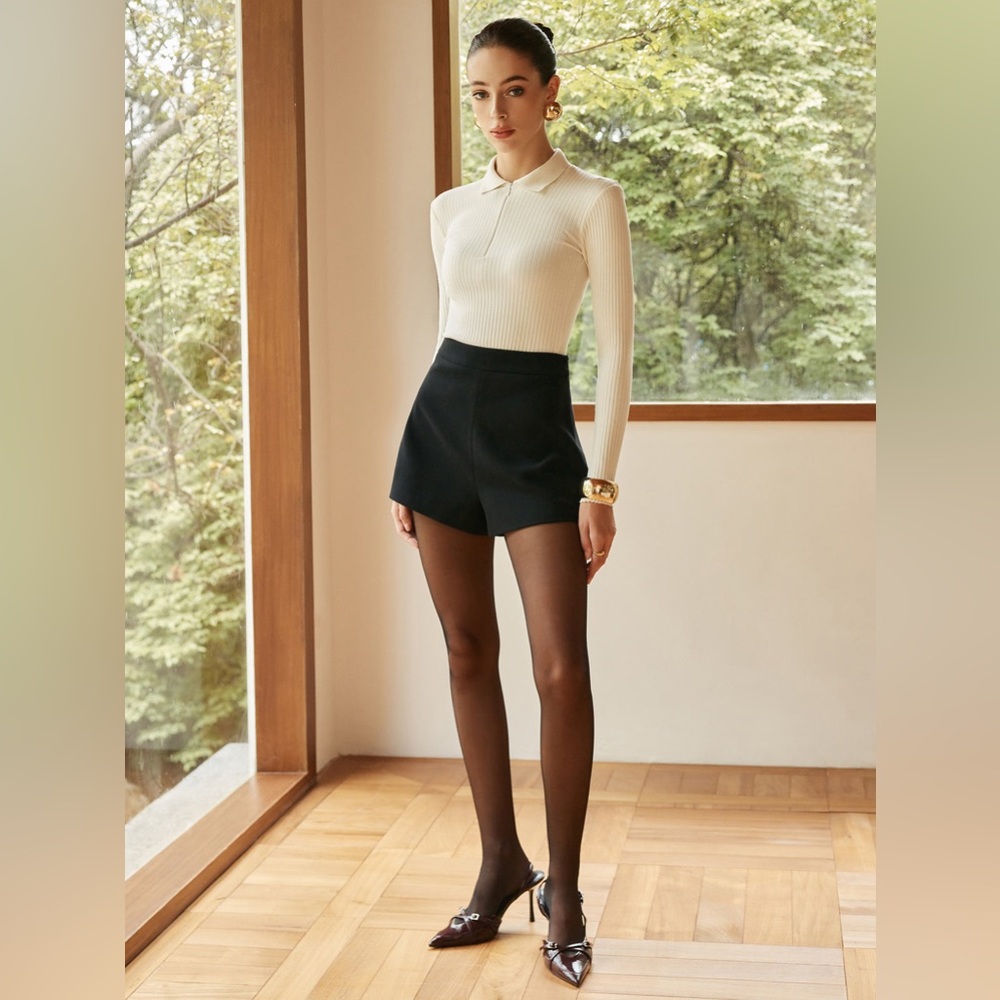 NWOT - high rise zipper shorts - Size S